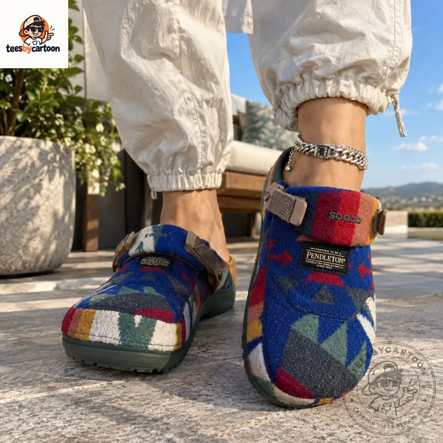 Pendleton x Crocs Tucson Southwestern Aztec Pattern Wool Clog 5 Pendleton x Crocs Tucson Southwestern Aztec Pattern Wool Clog